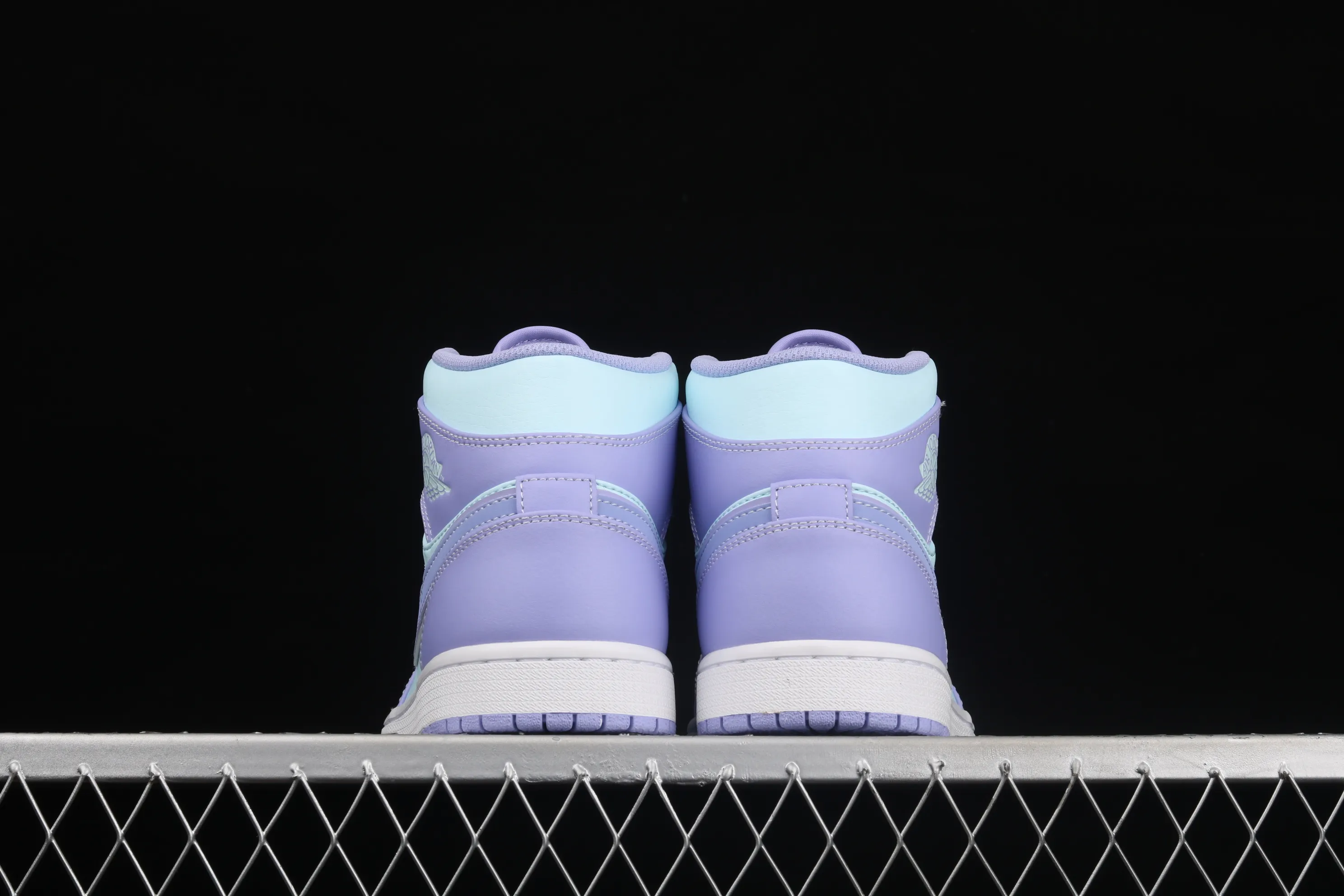All categories Air Jordan Jordan series basketball shoes Air Jordan 1 Mid G version pure original Air Jordan 1 Mid SE AJ1 Joe 1 Violet 554724-500